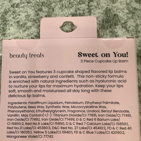 Beauty Treats Sweet On You Cupcake Lip Balm Trio Boxed Set NWT - Picture 9 of 14
